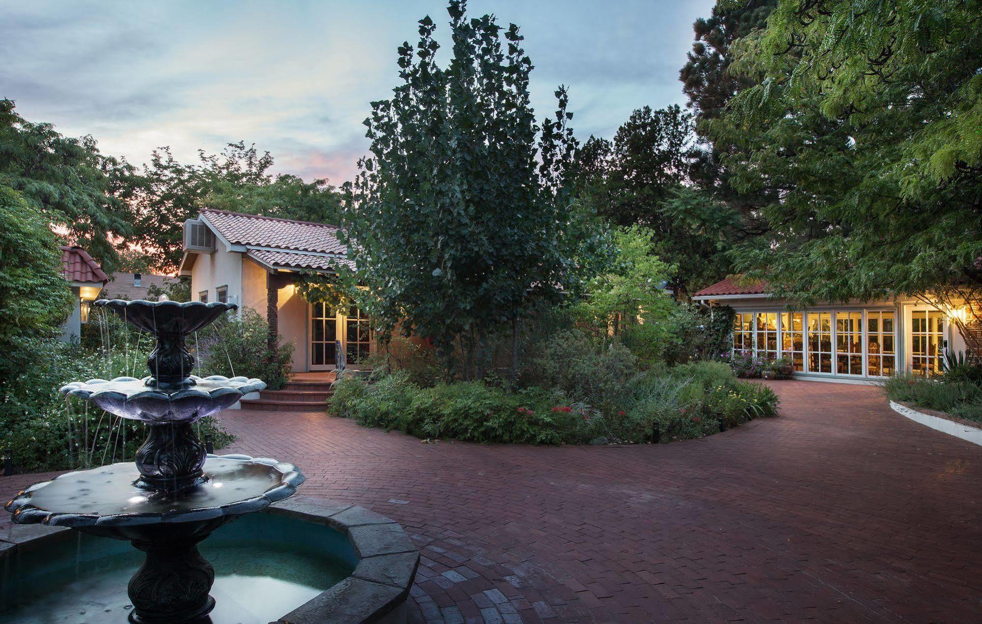 Casa Blanca Inn And Suites ฟาร์มิงตัน ภายนอก รูปภาพ