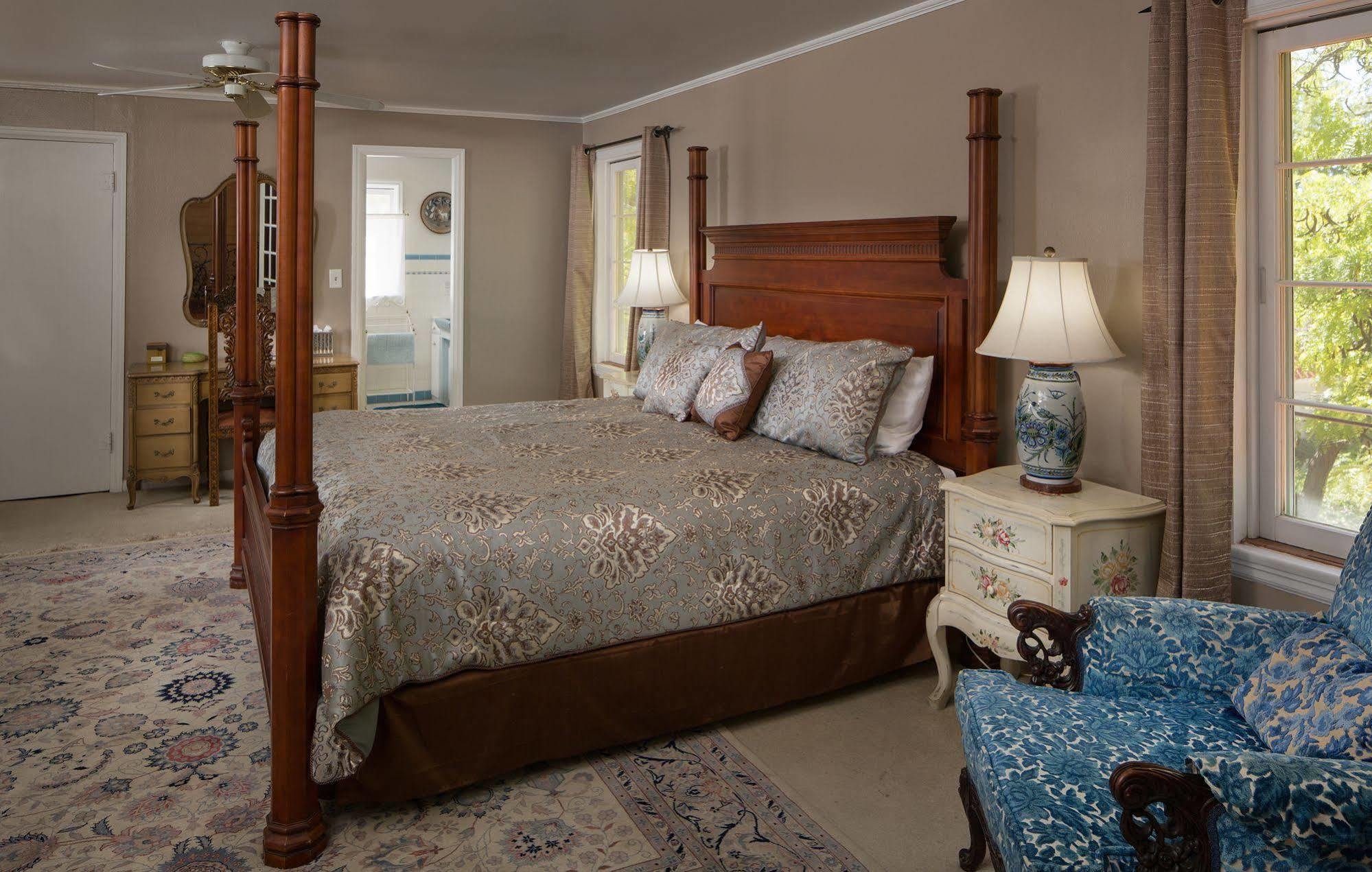 Casa Blanca Inn And Suites ฟาร์มิงตัน ภายนอก รูปภาพ