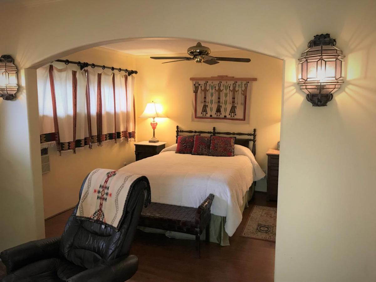 Casa Blanca Inn And Suites ฟาร์มิงตัน ภายนอก รูปภาพ